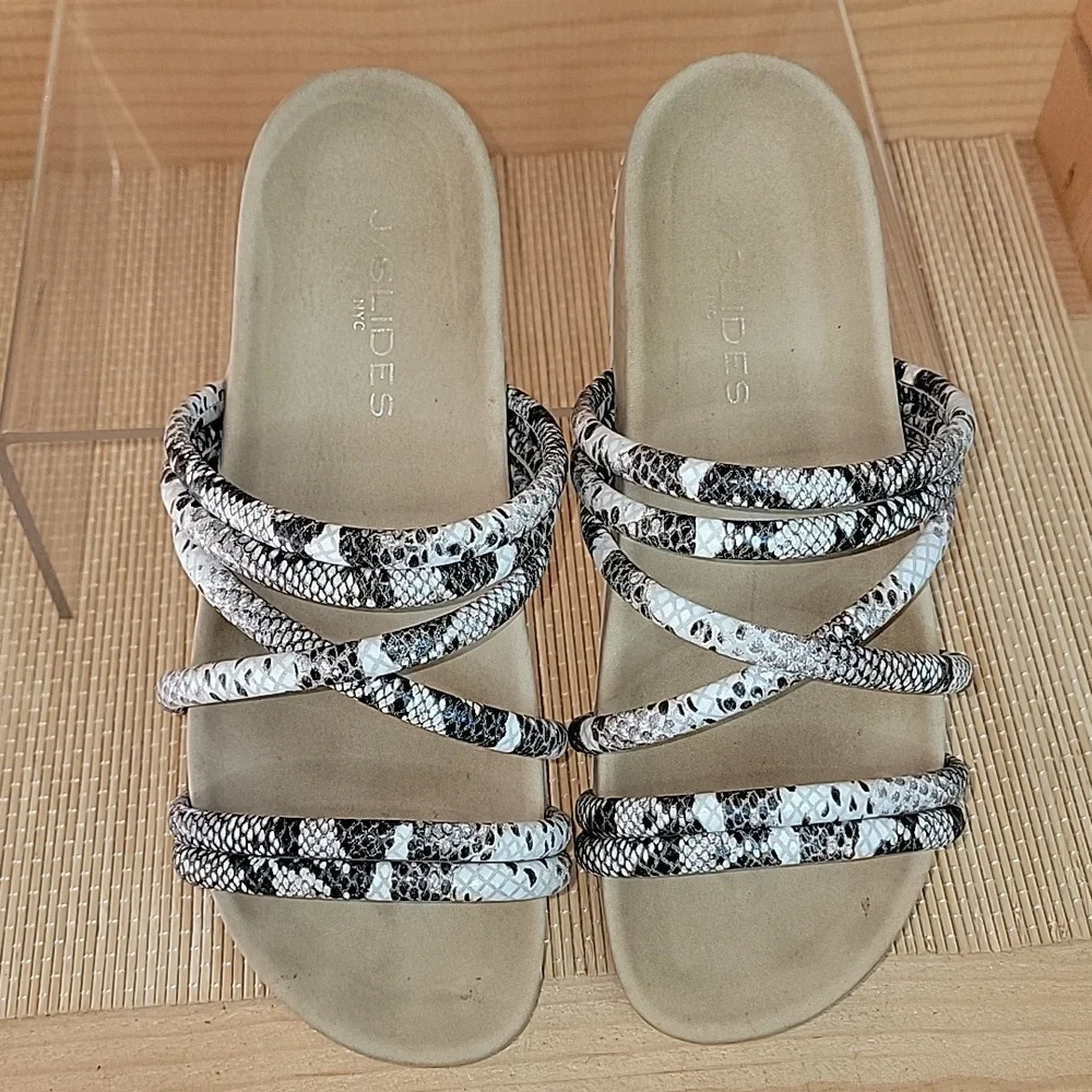 J/SLIDES TESS EMBOSSED STRAPPY SLIDE SANDAL sz8
